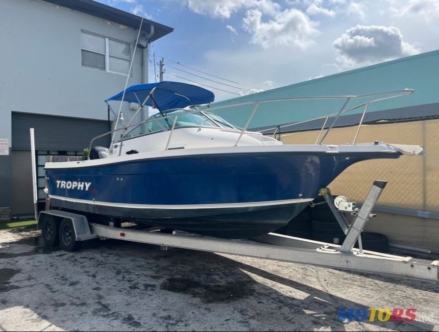 2007' TROPHY 2052 Walkaround photo #1