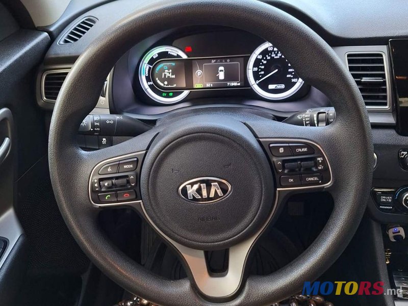 2017' Kia Niro photo #4