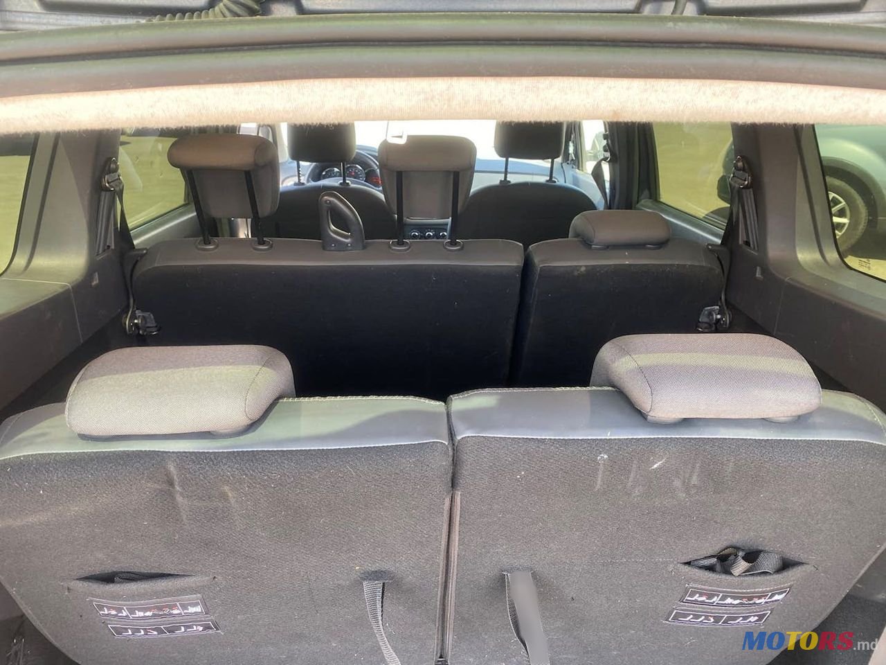 2014' Dacia Lodgy photo #4