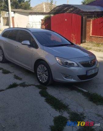 2011' Opel Astra photo #1