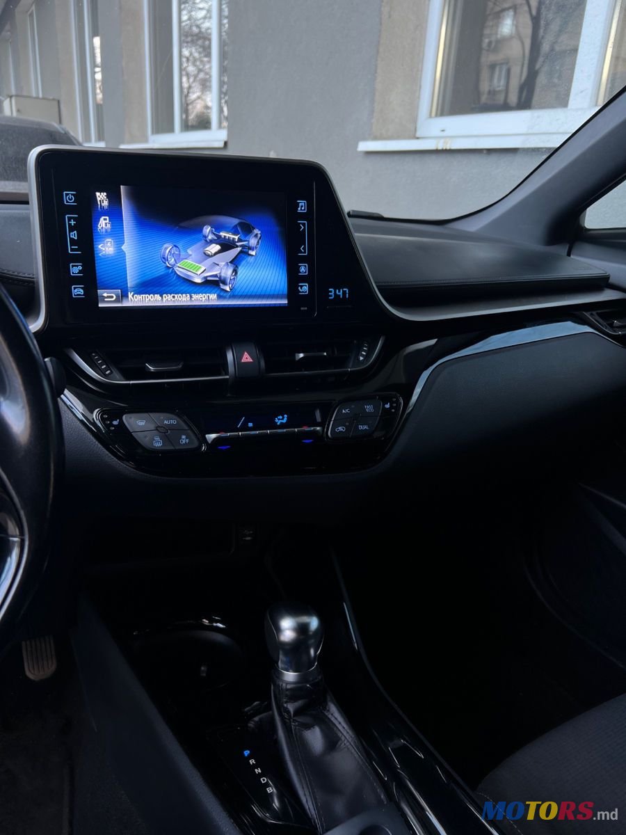 2018' Toyota C-HR photo #6