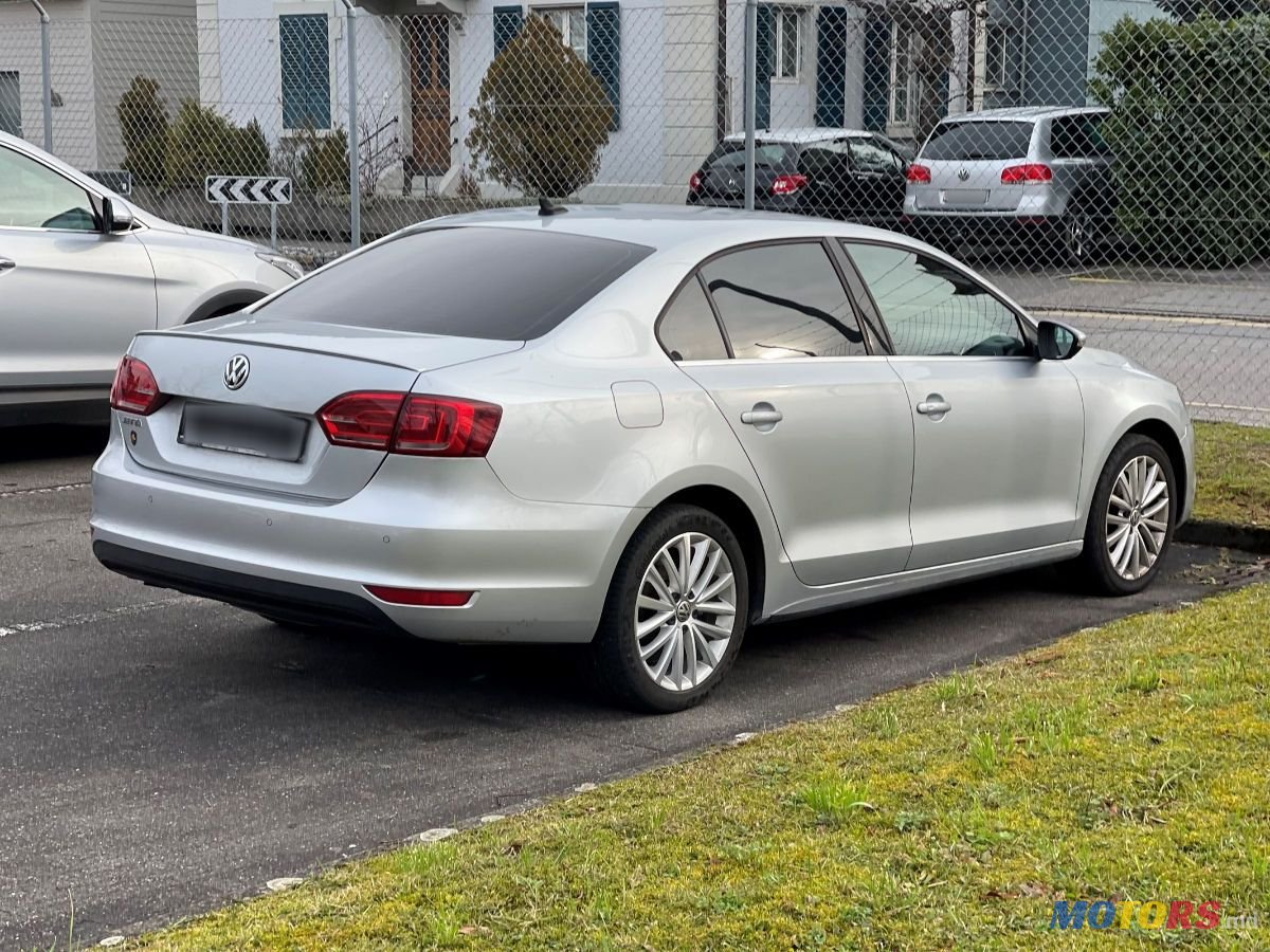2014' Volkswagen Jetta photo #4