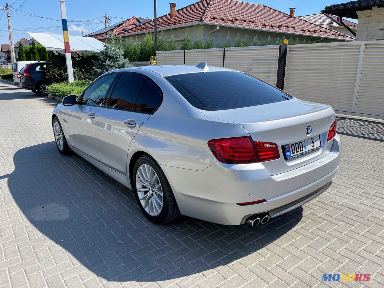 2012' BMW 5 Series photo #2