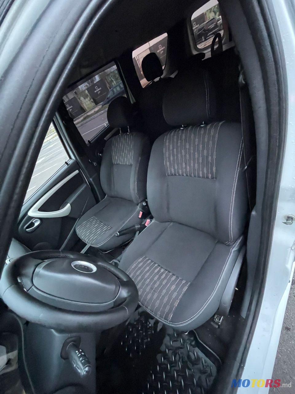 2012' Dacia Logan Mcv photo #5