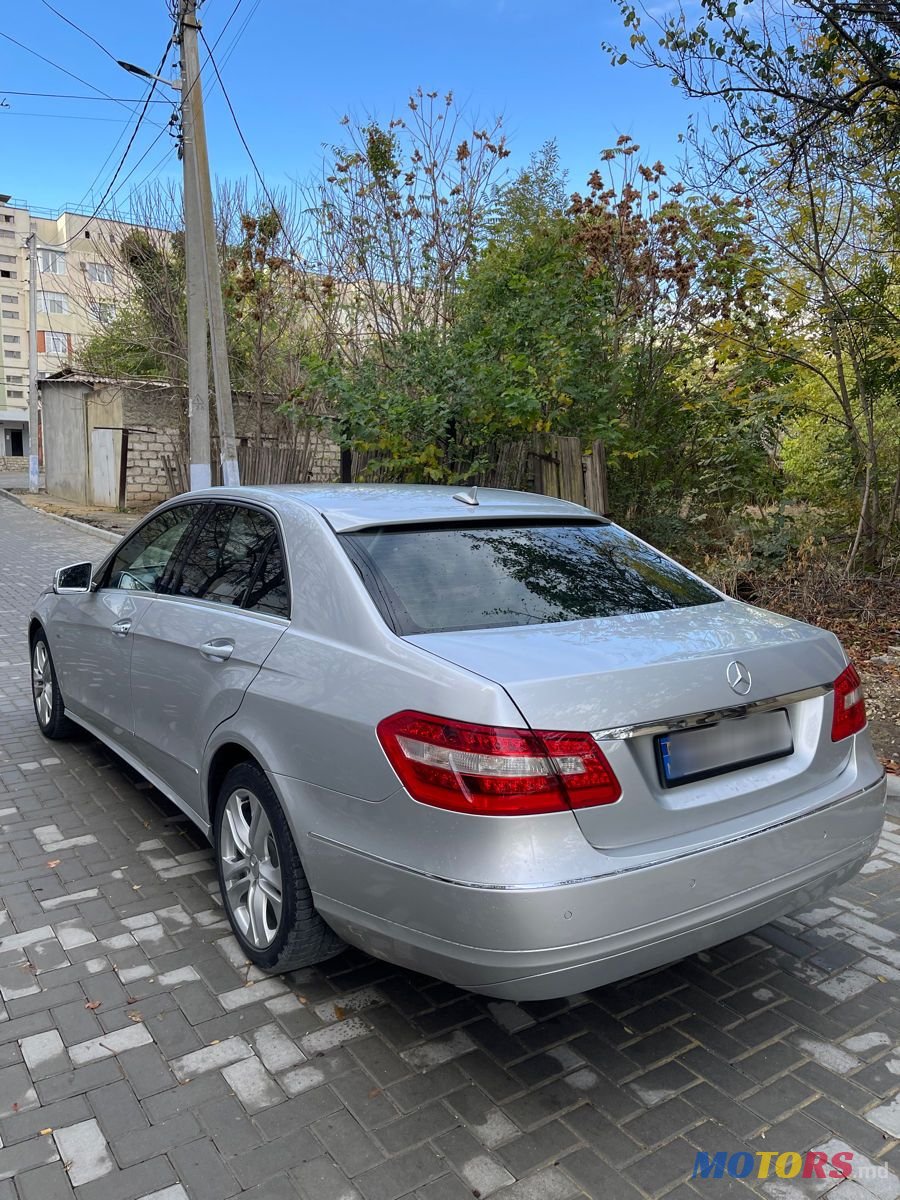 2009' Mercedes-Benz E Класс photo #4