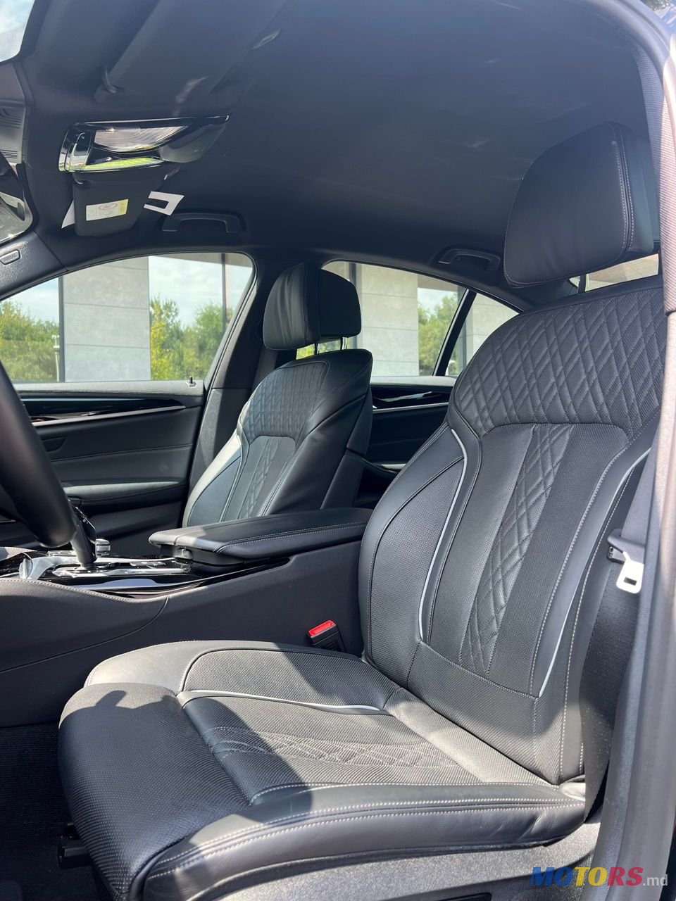 2019' BMW 5 Series photo #6