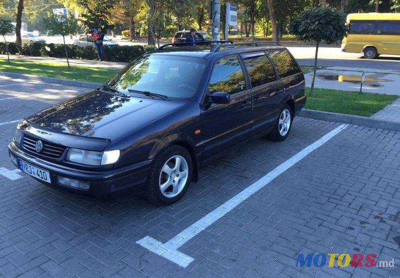 1995' Volkswagen Passat photo #1