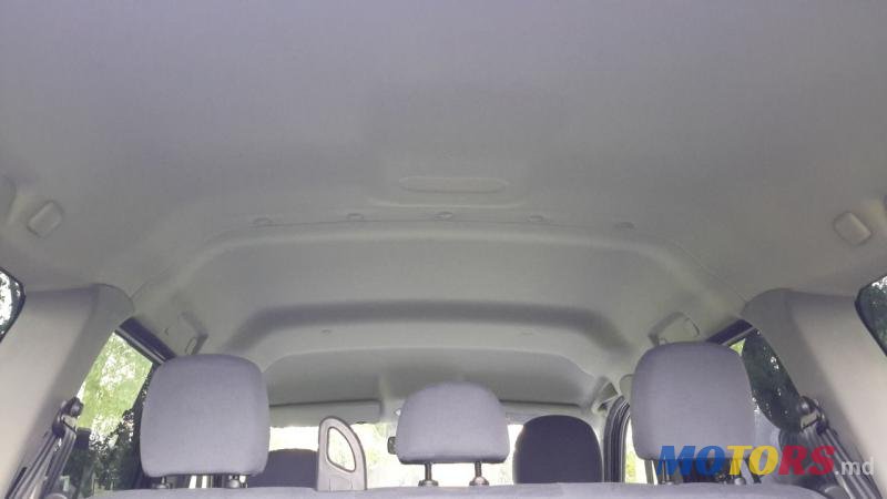 2011' Dacia Logan photo #5