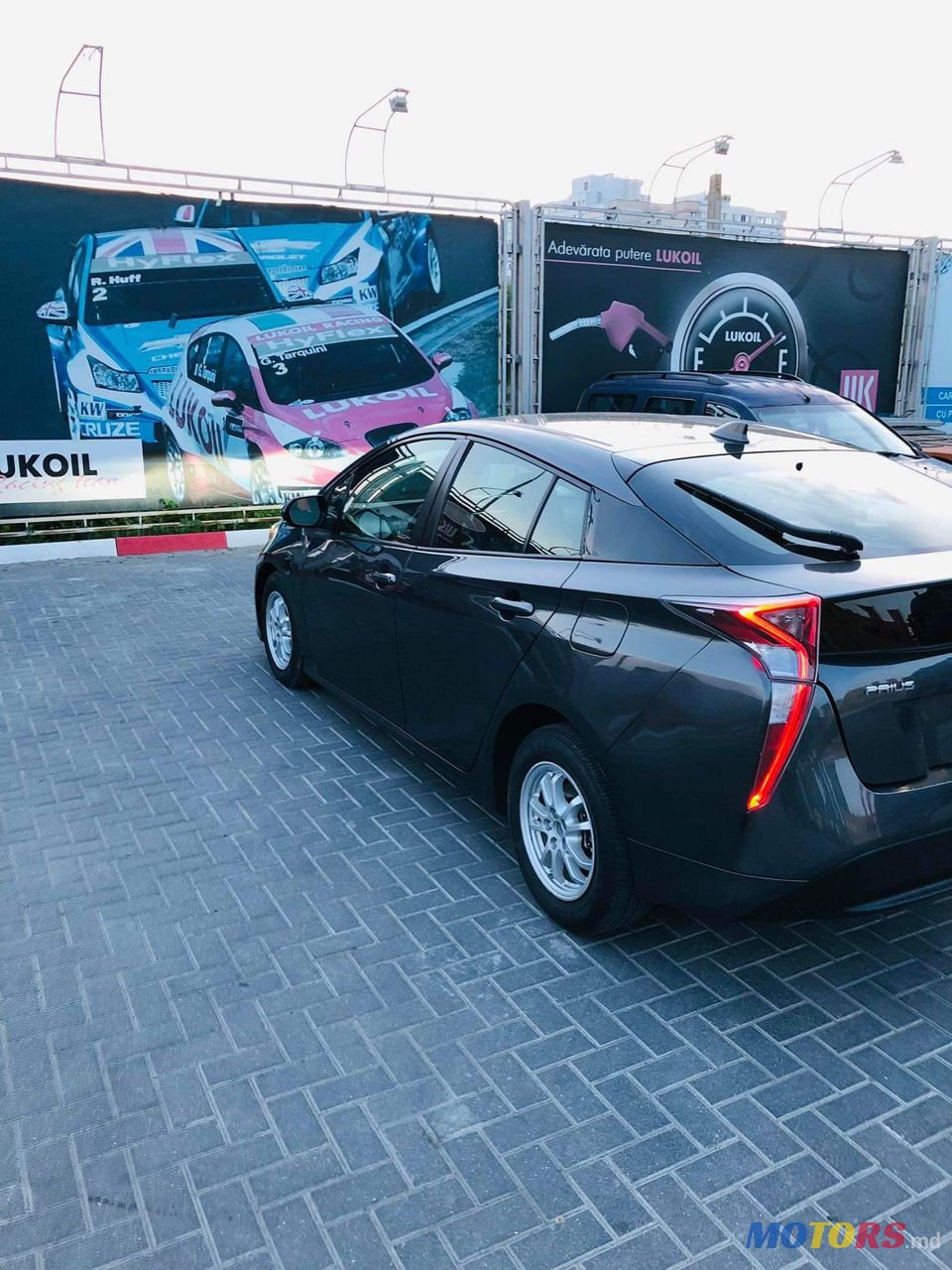 2016' Toyota Prius photo #2