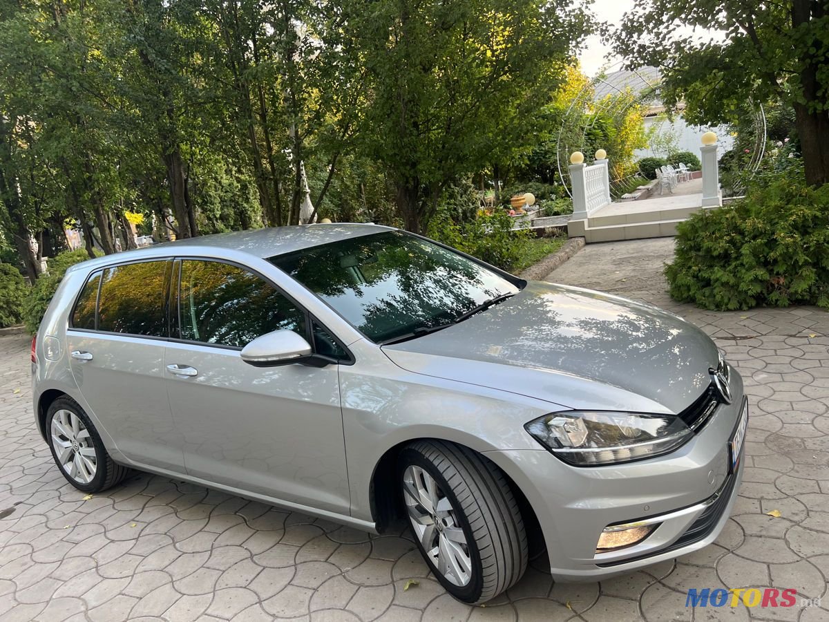 2017' Volkswagen Golf photo #5