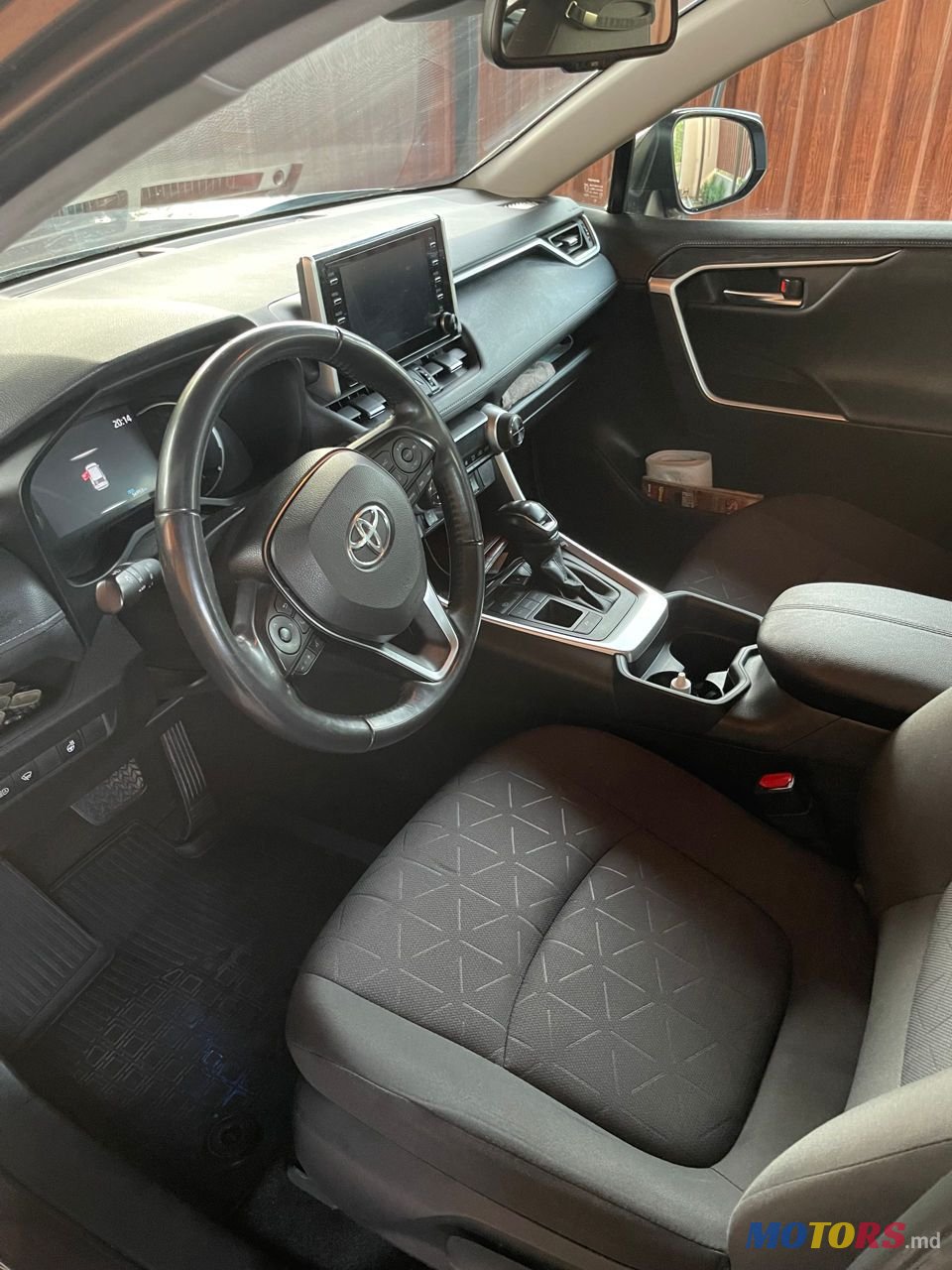 2020' Toyota RAV4 photo #3