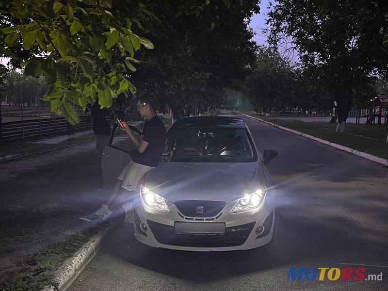 2010' SEAT Ibiza photo #2