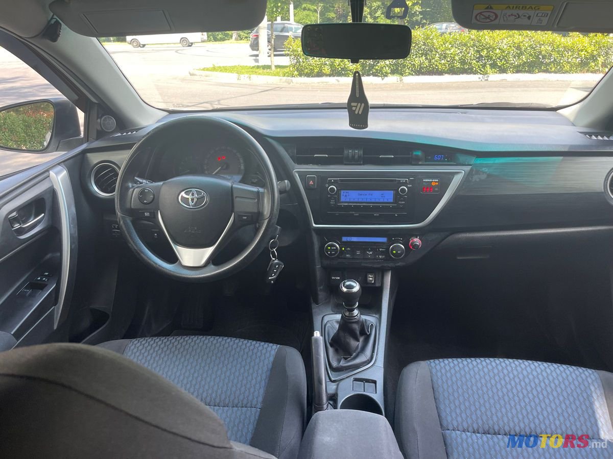 2014' Toyota Auris photo #5
