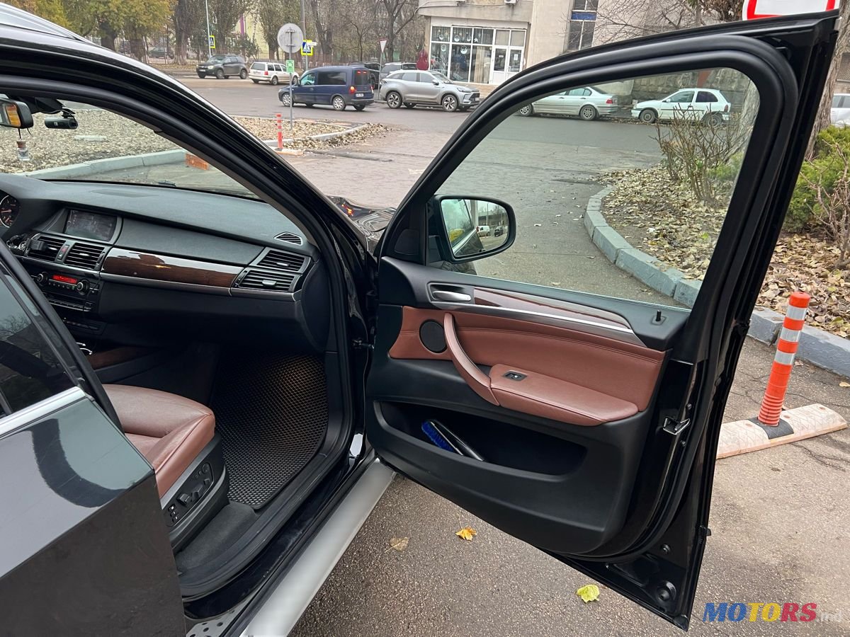 2010' BMW X5 photo #5