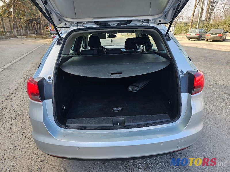 2016' Opel Astra photo #5