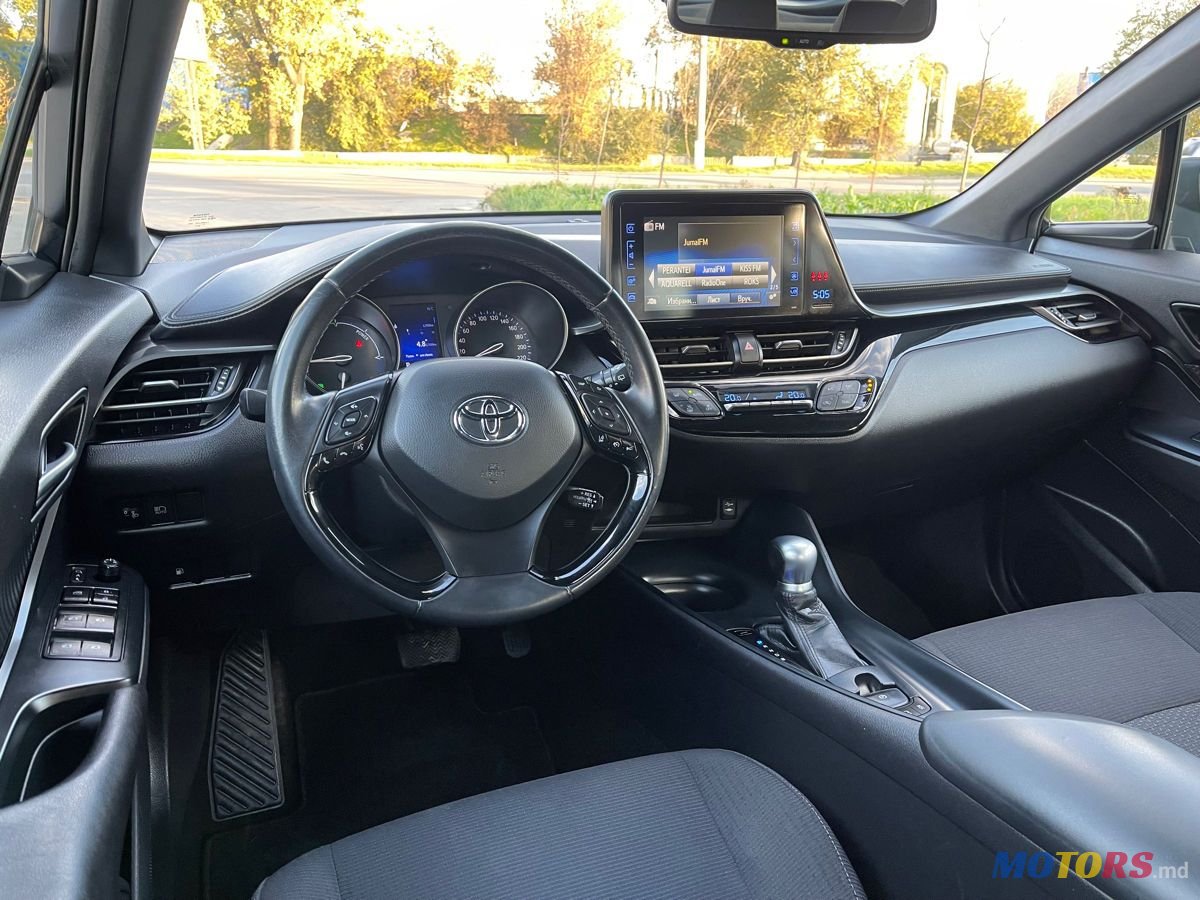 2018' Toyota C-HR photo #5