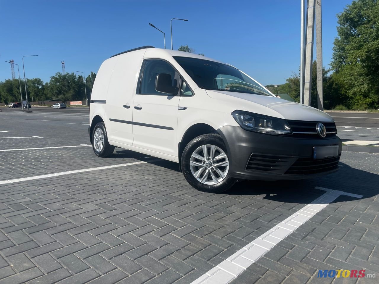2016' Volkswagen Caddy photo #1