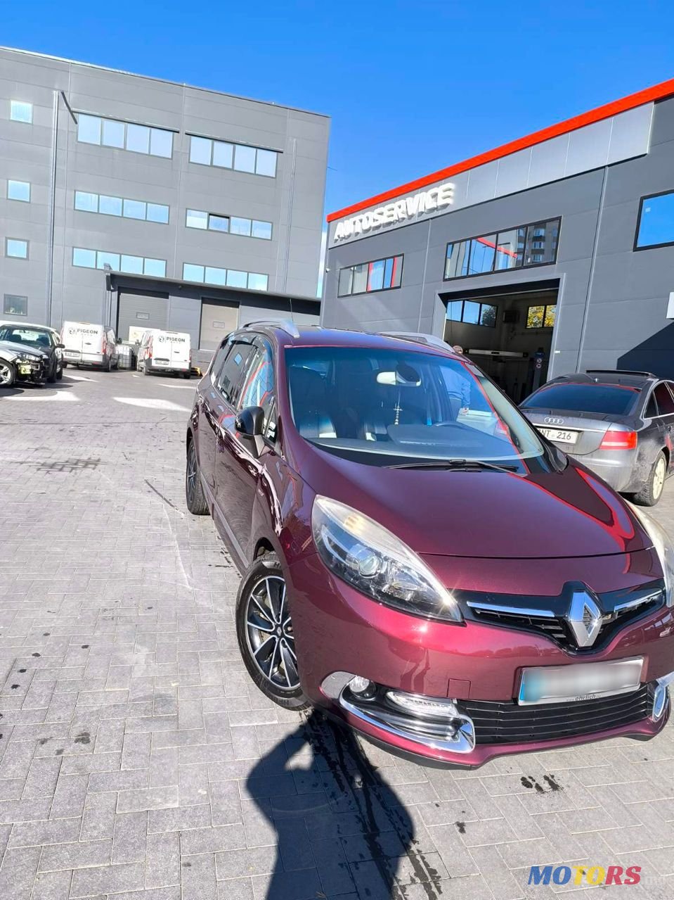 2013' Renault Grand Scenic photo #1