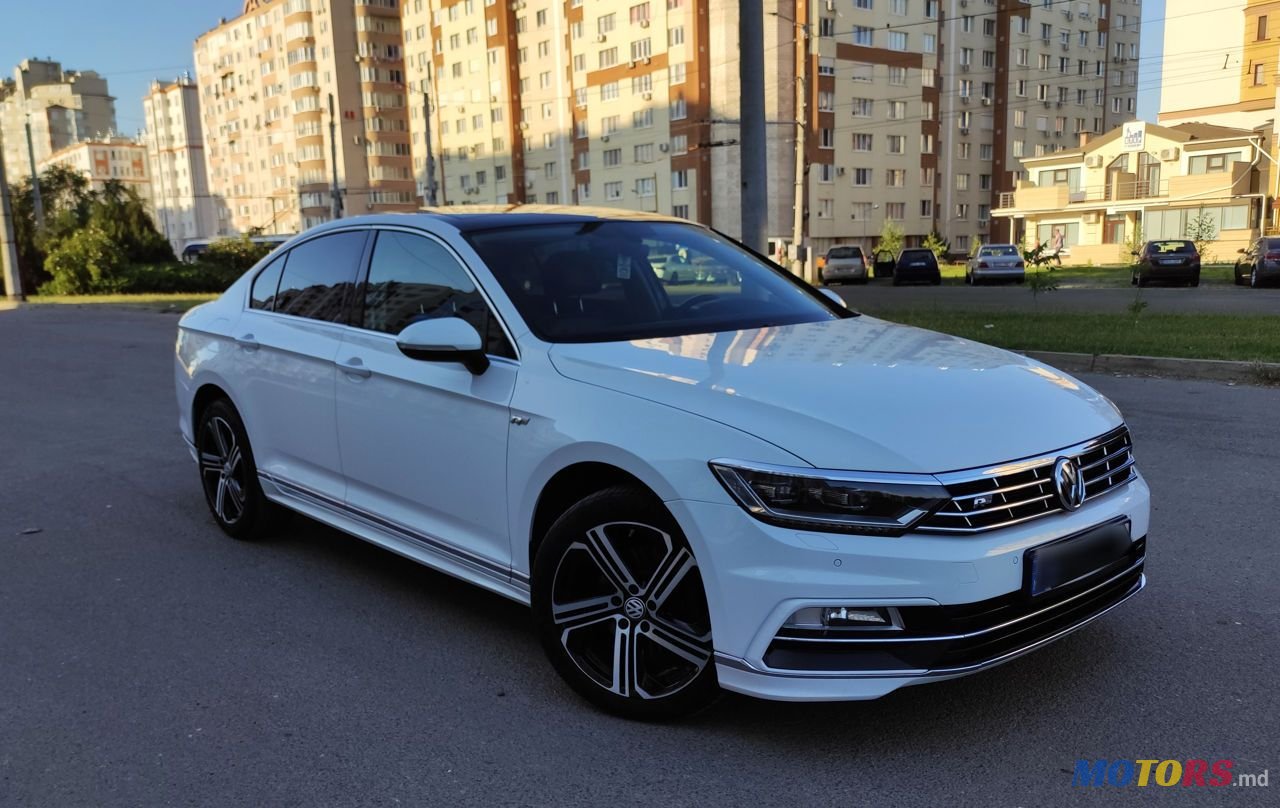 2016' Volkswagen Passat photo #2