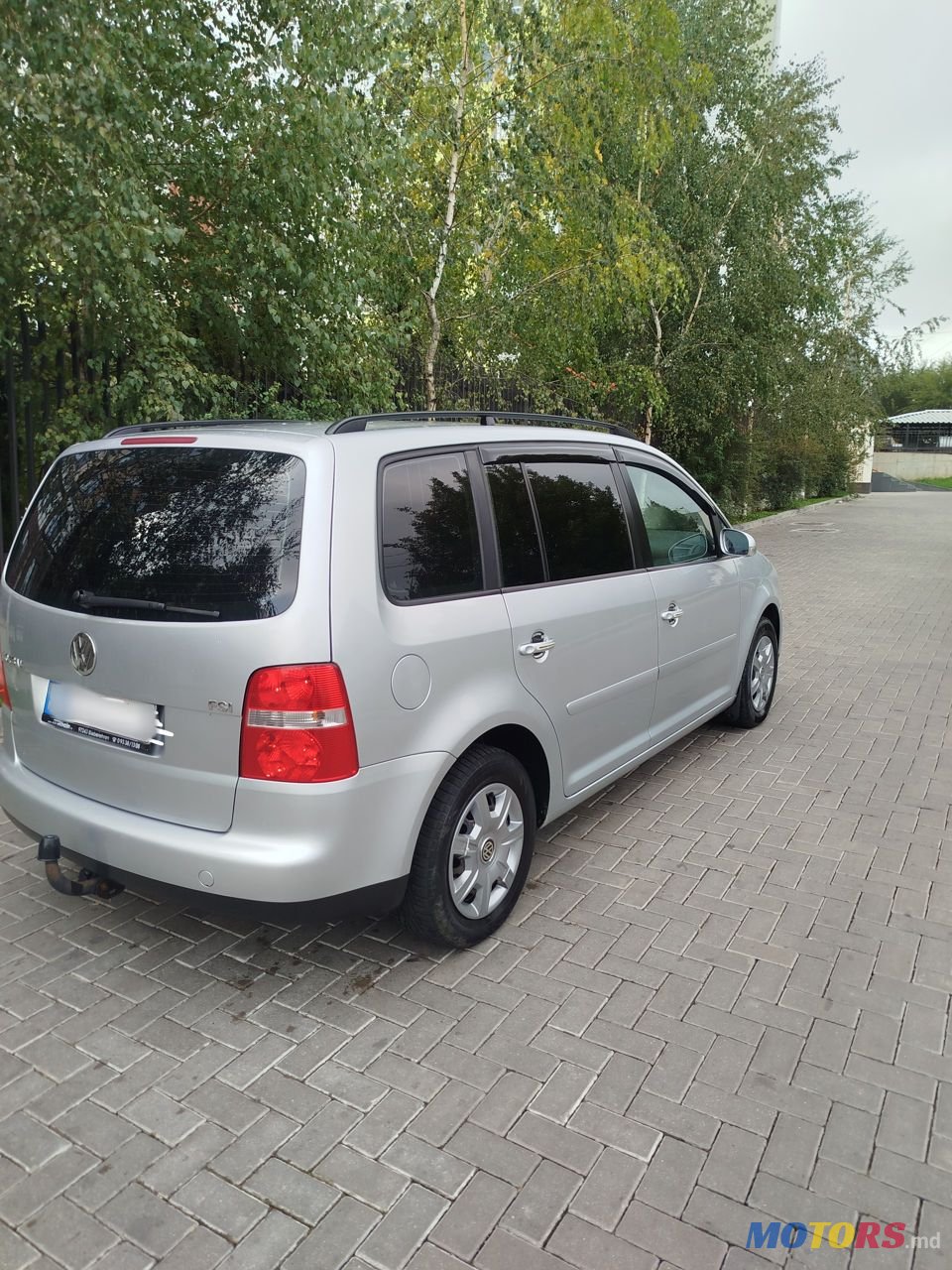 2004' Volkswagen Touran photo #4