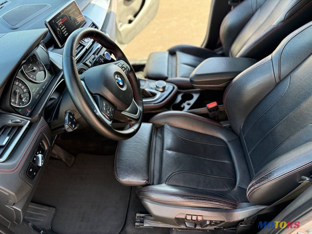 2017' BMW 2 Series Gran Tourer photo #6