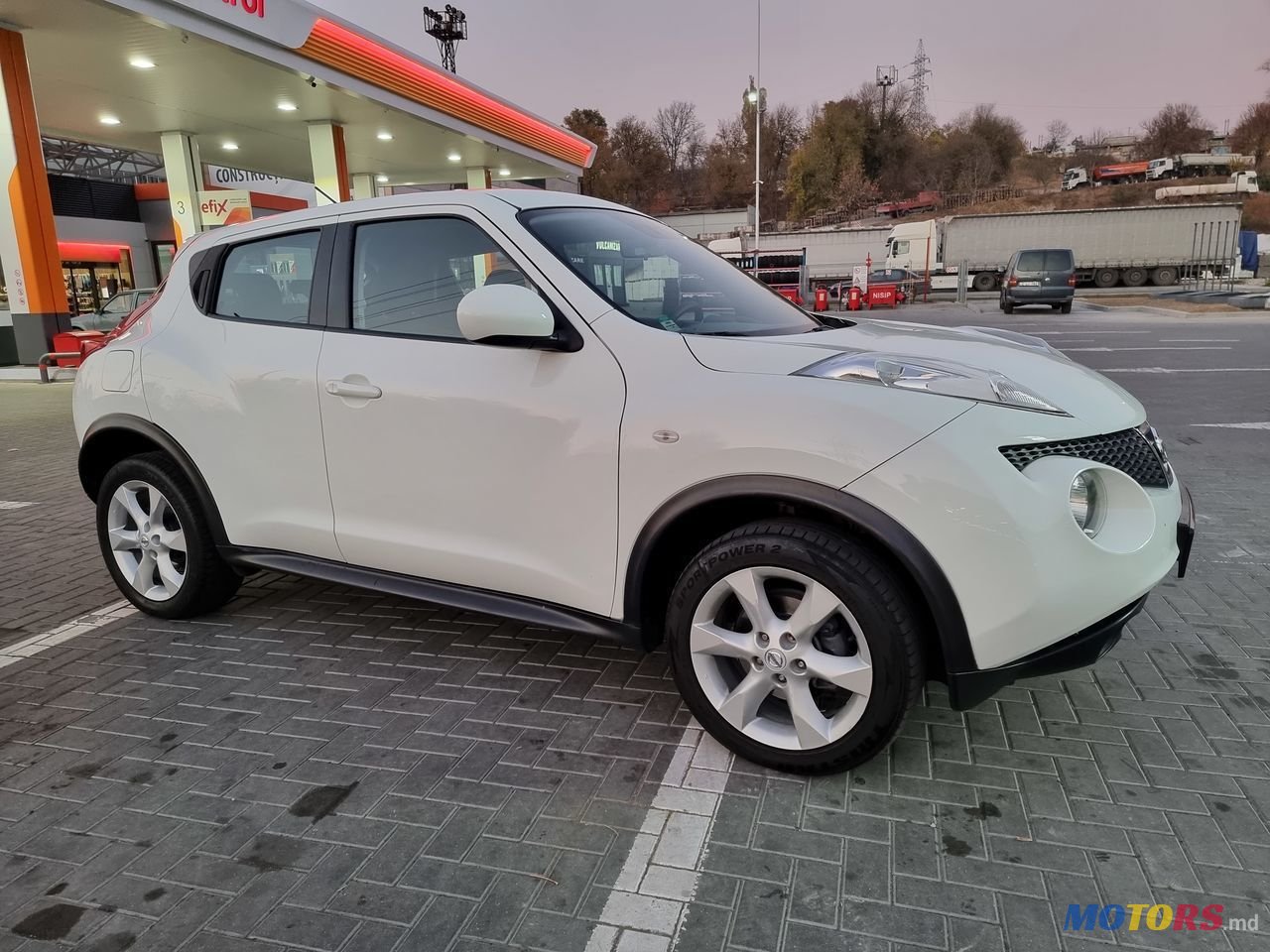 2011' Nissan Juke photo #2