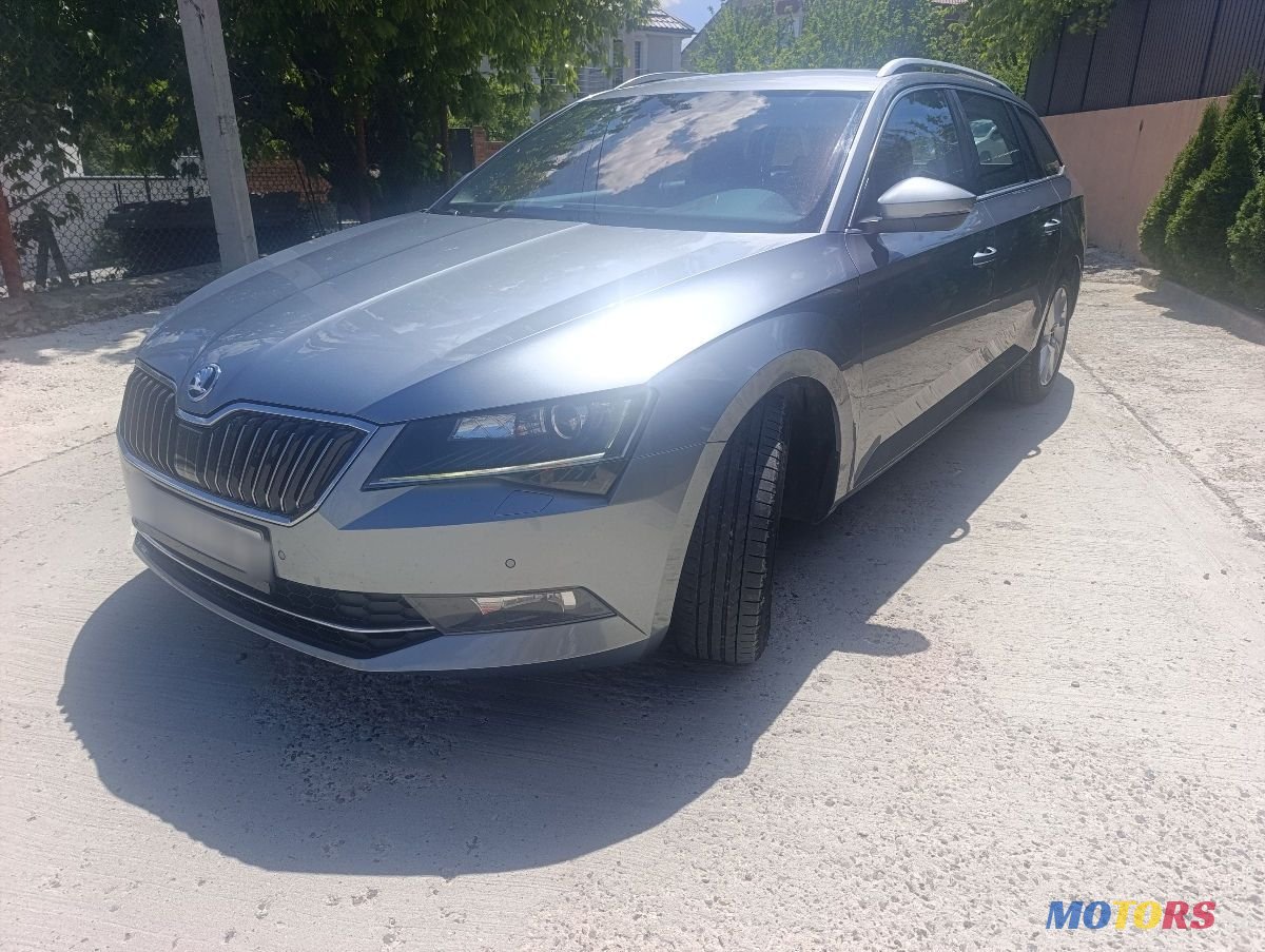 2019' Skoda Superb photo #2