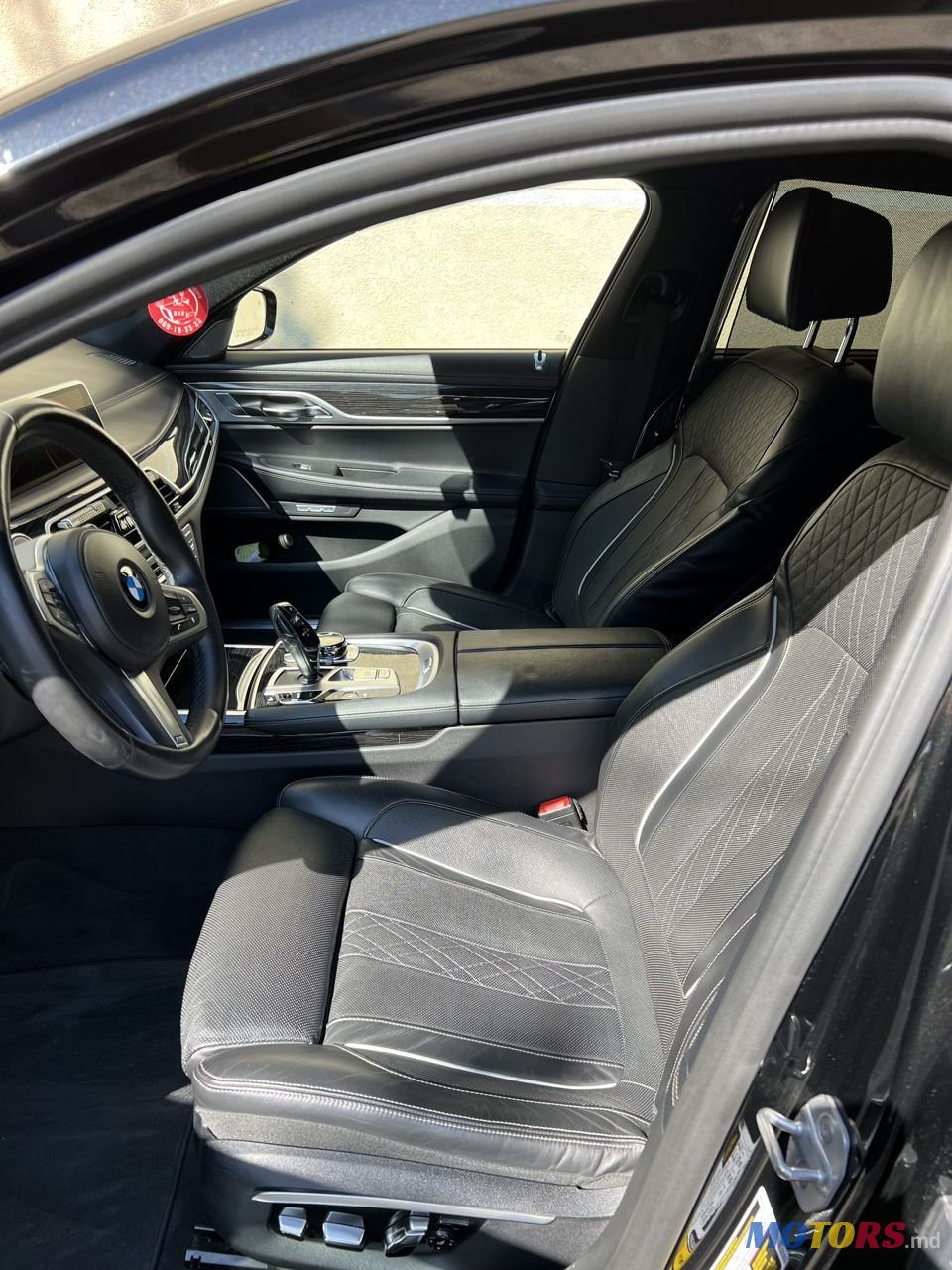 2018' BMW 7 Series photo #3