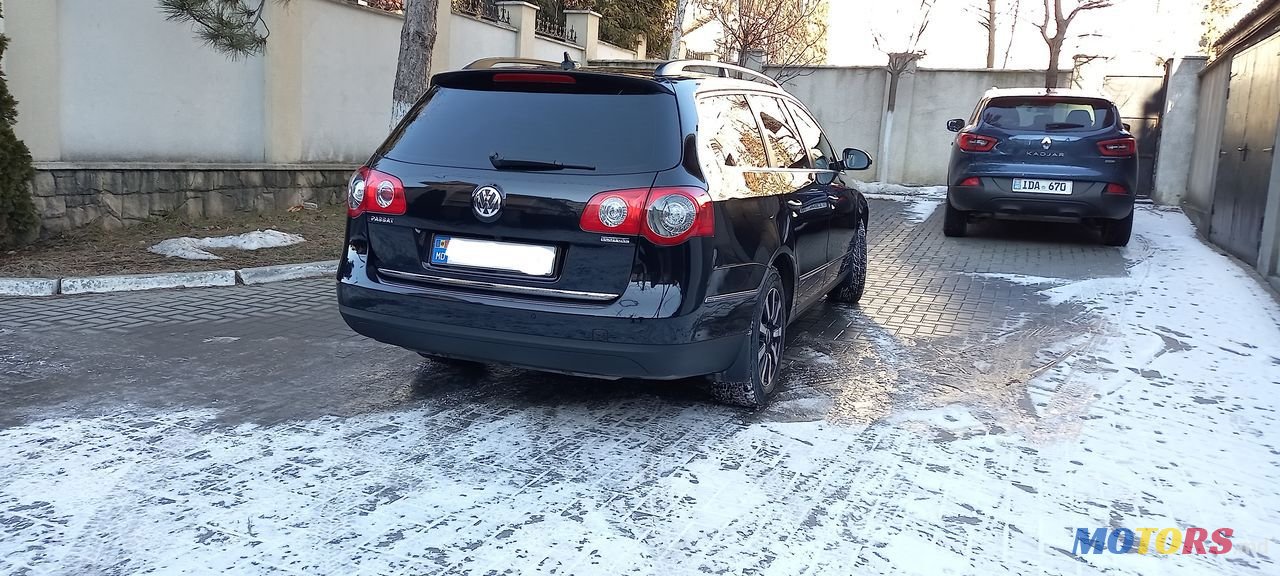 2009' Volkswagen Passat photo #4