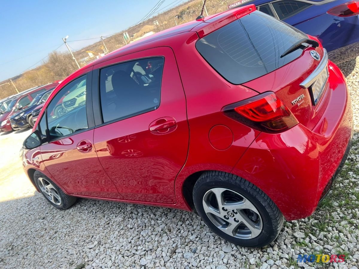 2015' Toyota Yaris photo #2