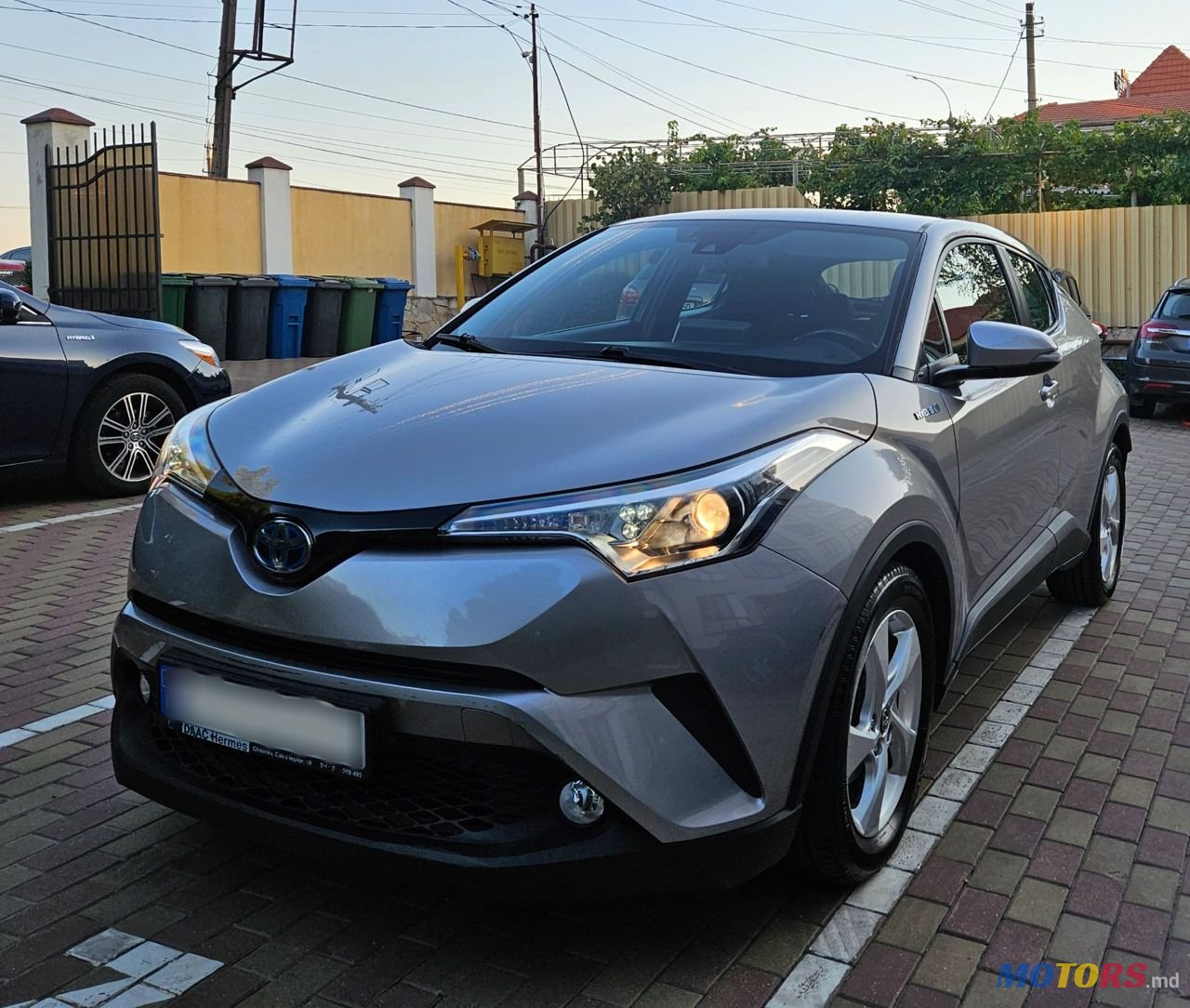 2017' Toyota C-HR photo #4