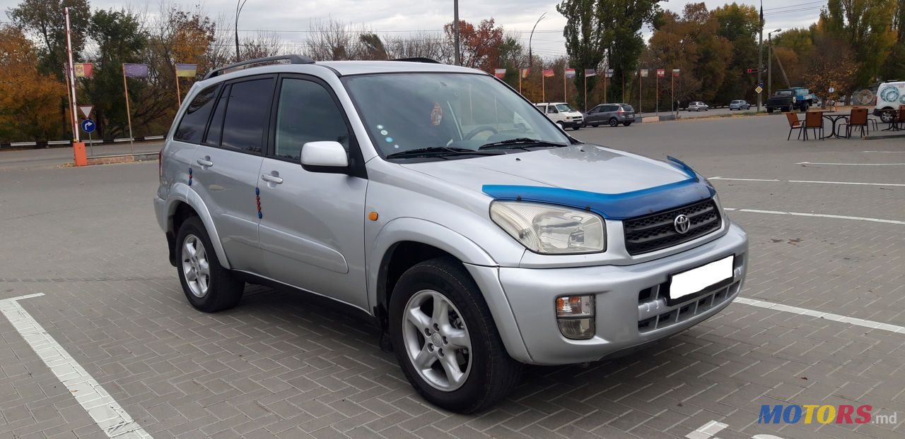 2002' Toyota RAV4 photo #2