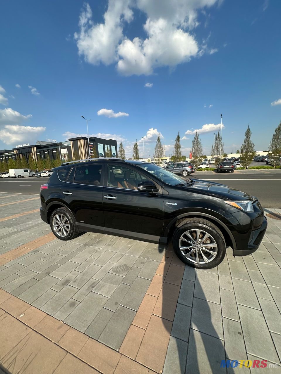 2016' Toyota RAV4 photo #3