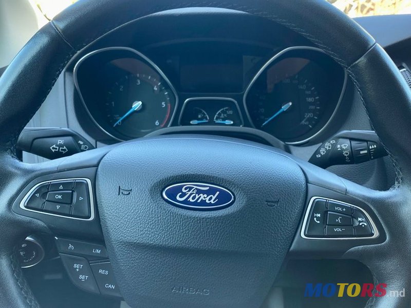 2017' Ford Focus photo #6
