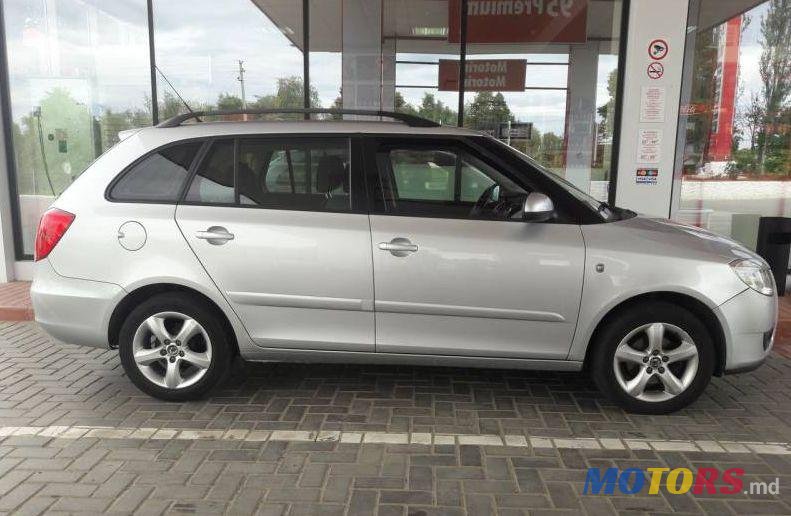 2009' Skoda Fabia photo #2