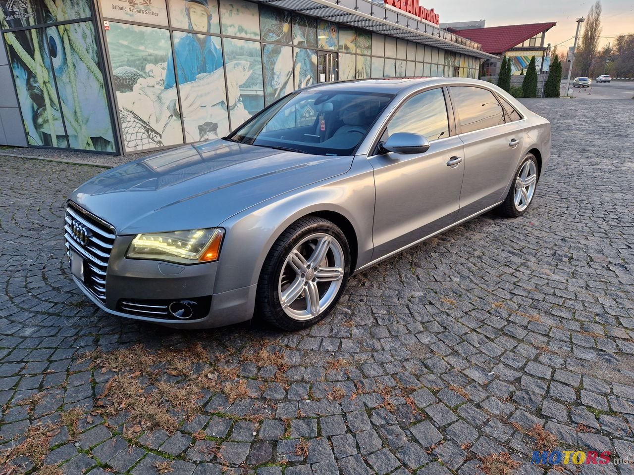 2012' Audi A8 photo #2