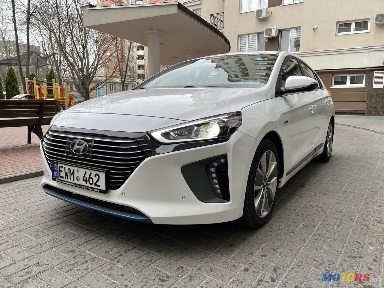 2016' Hyundai Ioniq photo #1
