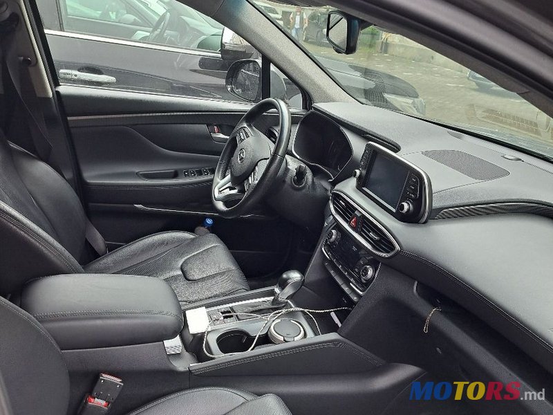 2019' Hyundai Santa Fe photo #5