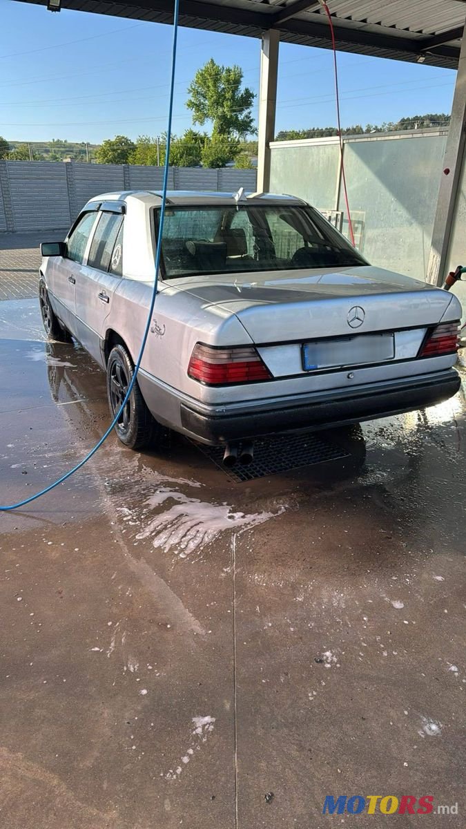 1992' Mercedes-Benz E-Class photo #2