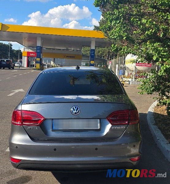 2013' Volkswagen Jetta photo #2