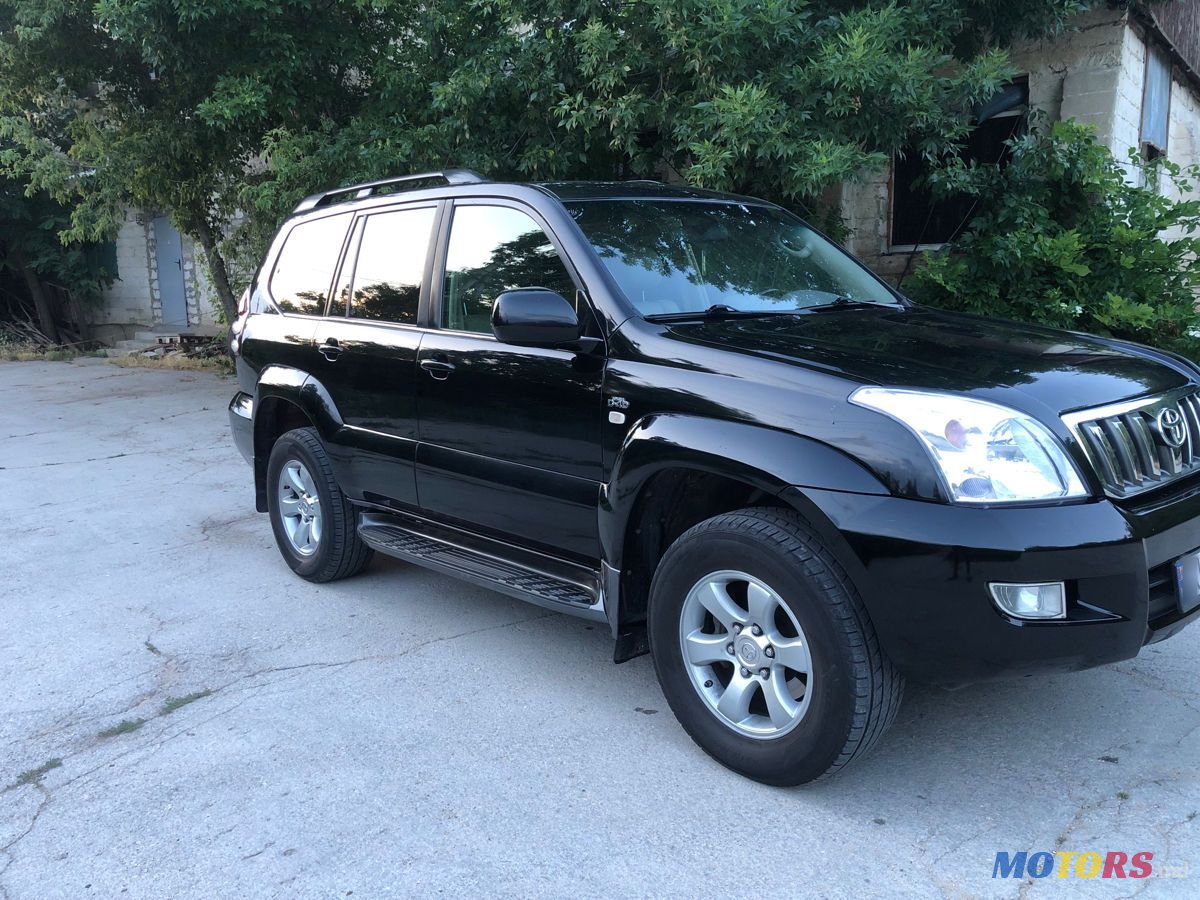 2009' Toyota Land Cruiser Prado photo #3