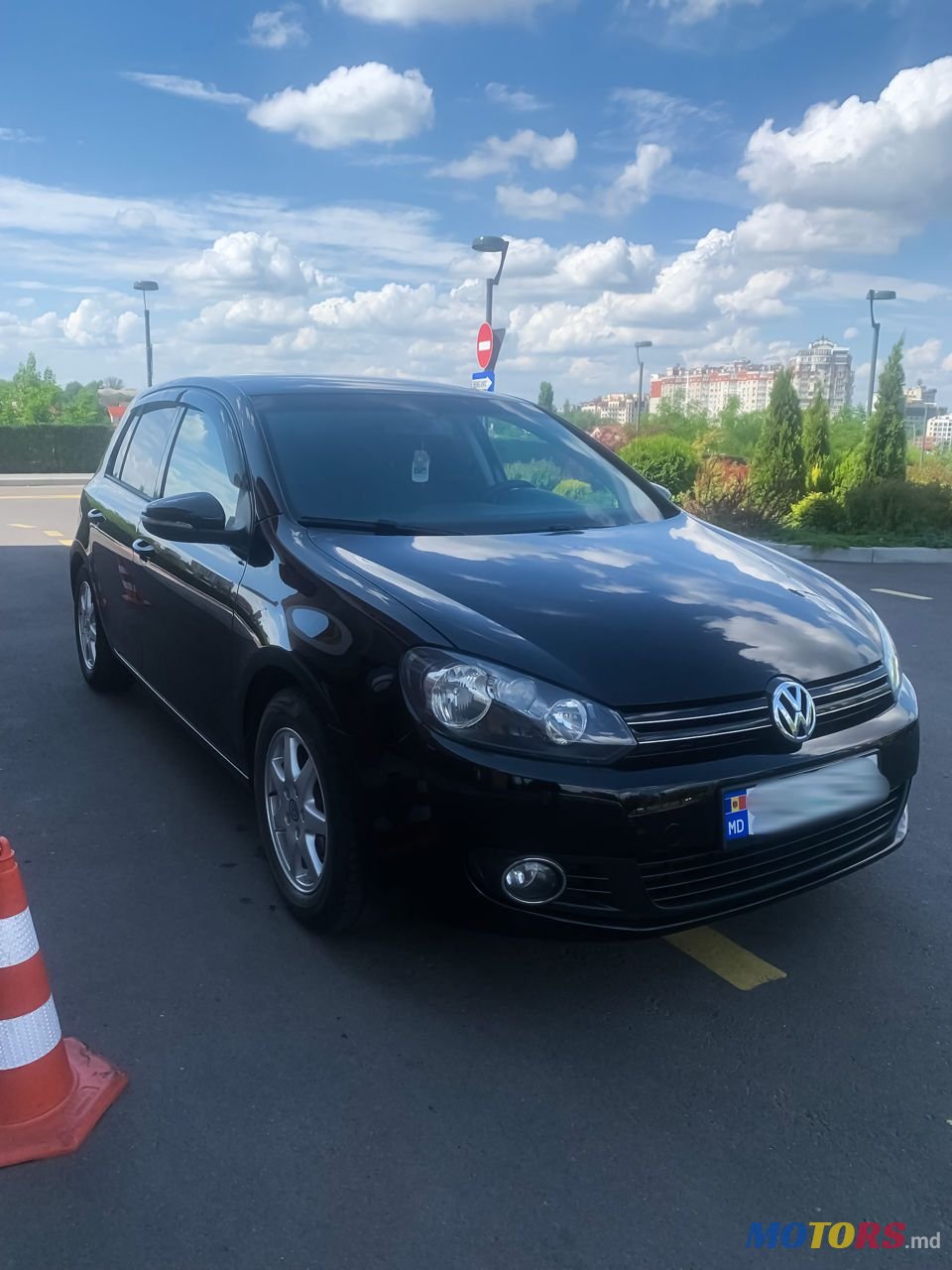 2009' Volkswagen Golf photo #3