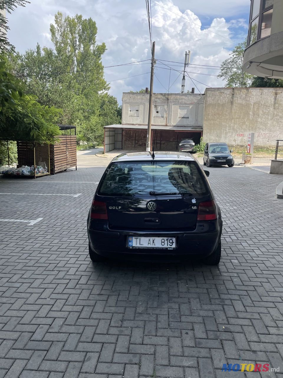 2002' Volkswagen Golf photo #2