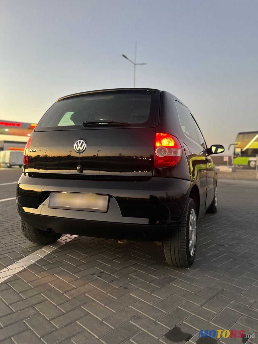 2007' Volkswagen Fox photo #2