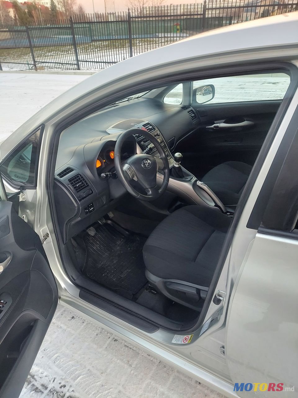 2009' Toyota Auris photo #4