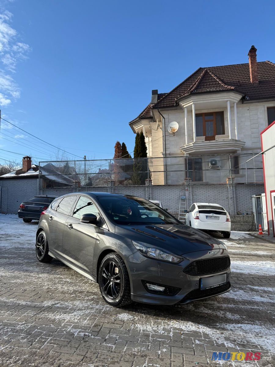 2017' Ford Focus ST photo #2