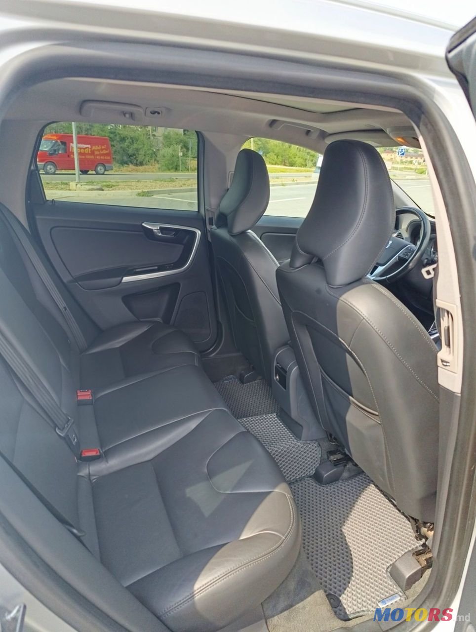 2015' Volvo XC60 photo #6