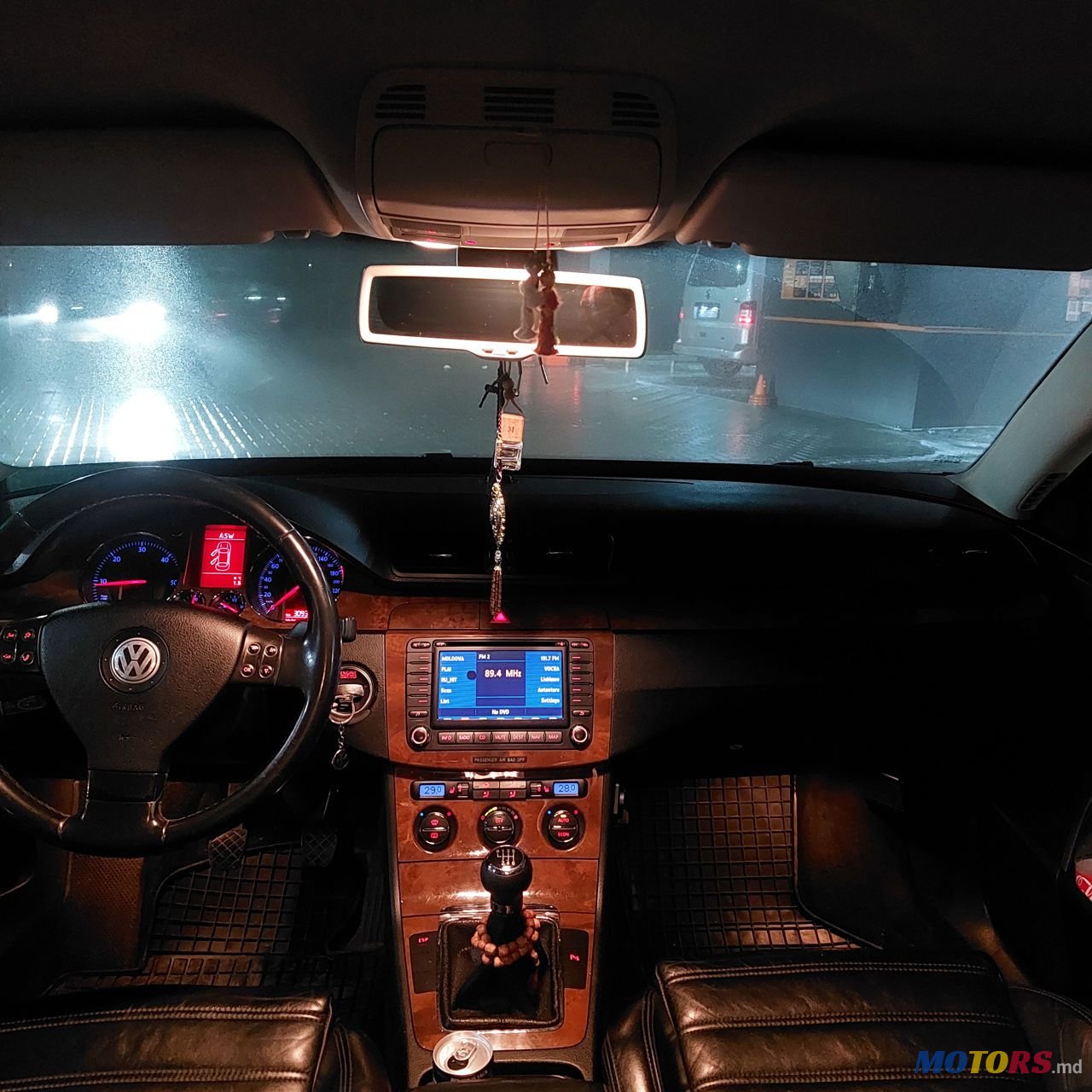 2006' Volkswagen Passat photo #2