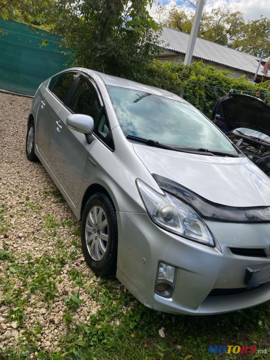 2011' Toyota Prius photo #3