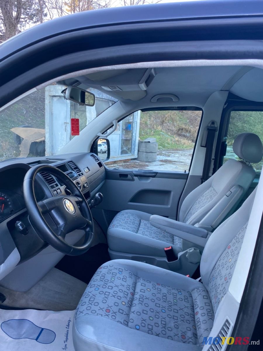 2007' Volkswagen Transporter photo #5